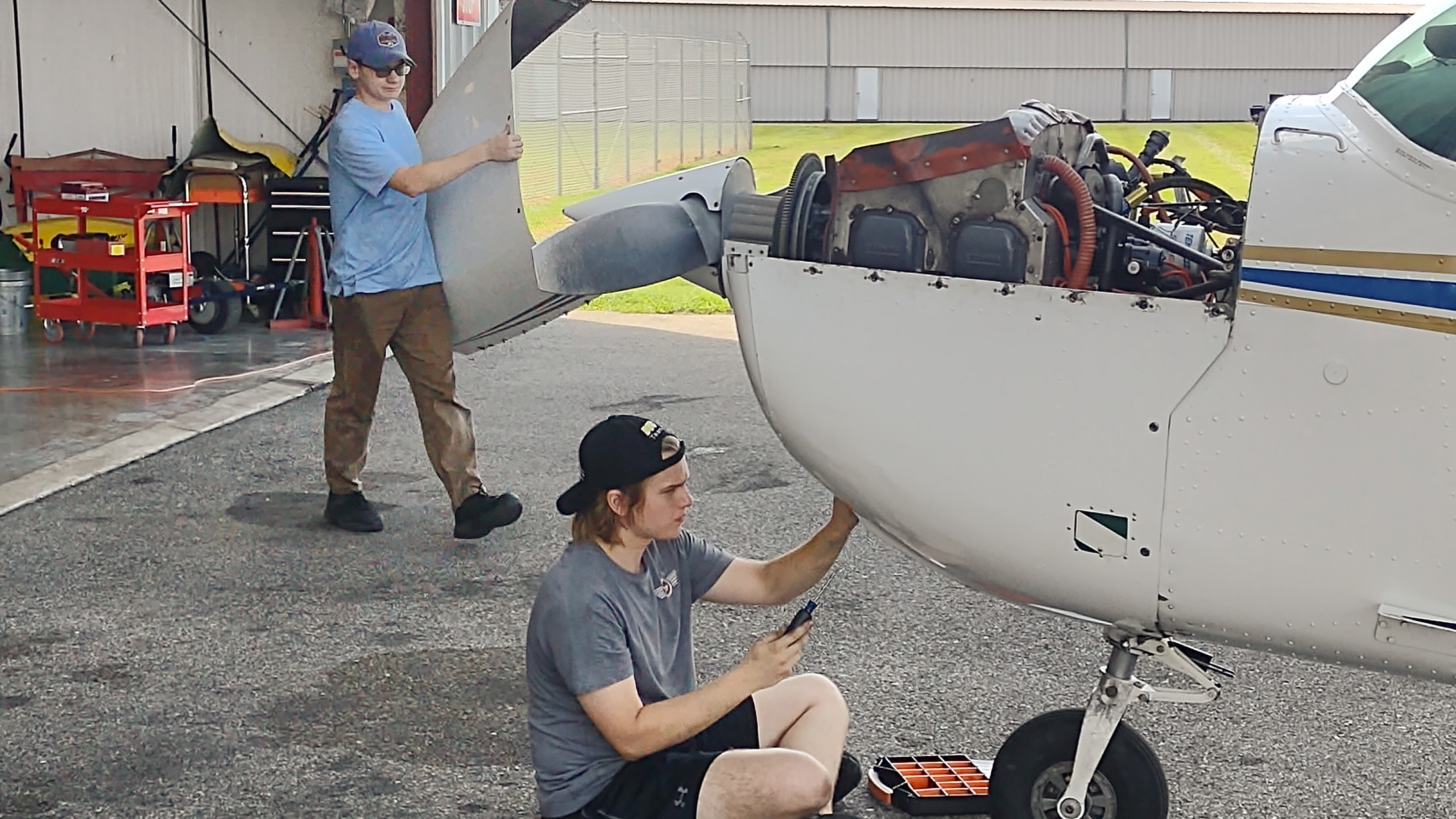 Maryland flight school recruits teens for A&P apprenticeships
