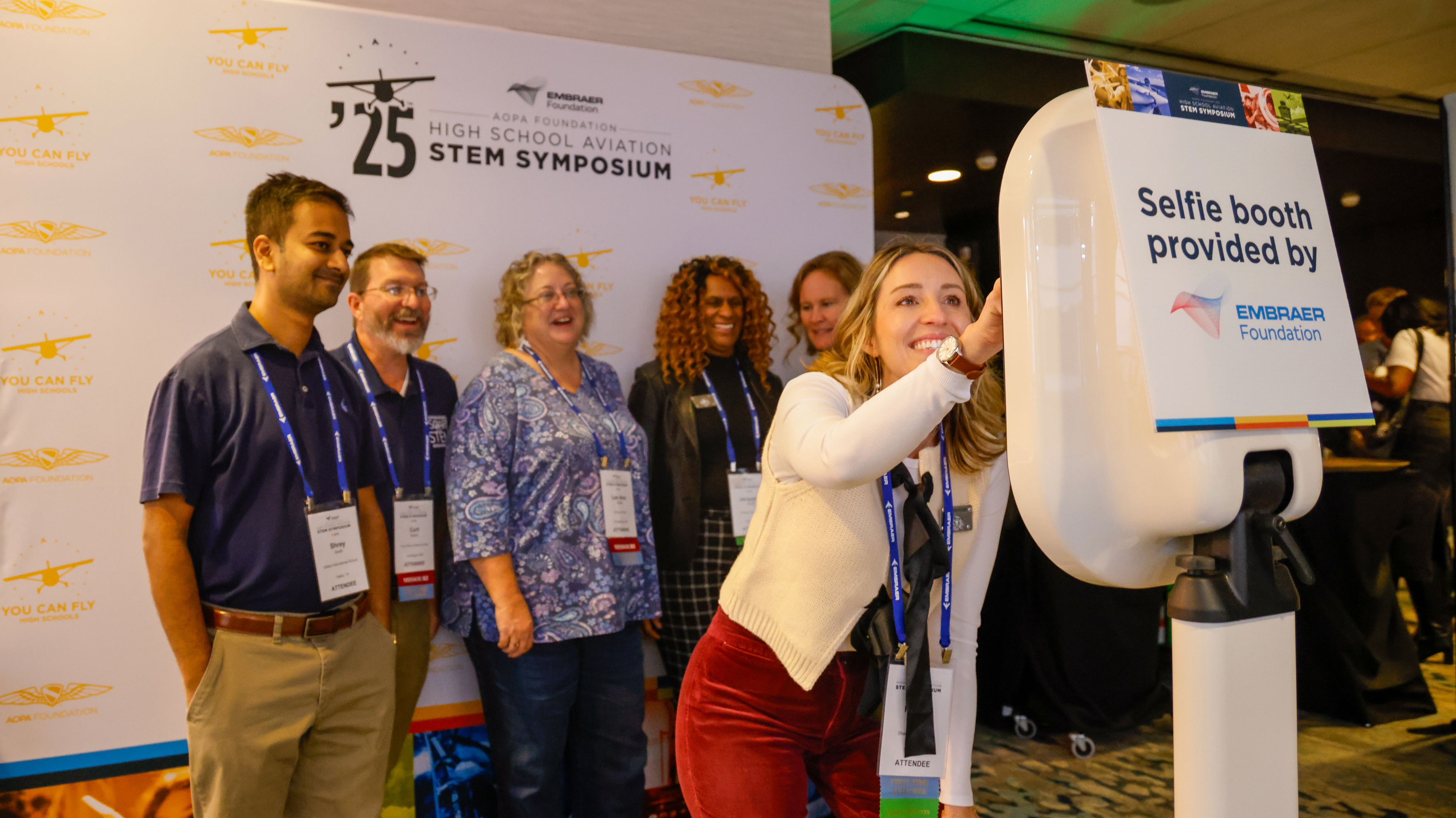 Hundreds of teachers attend AOPA high school symposium