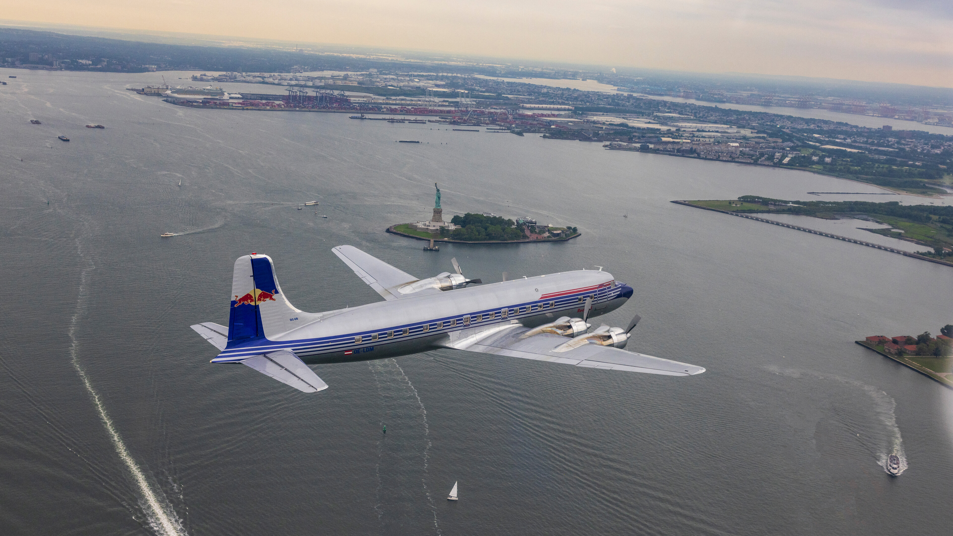 Silver Wiiings: The Flying Bulls DC-6 returns to the US