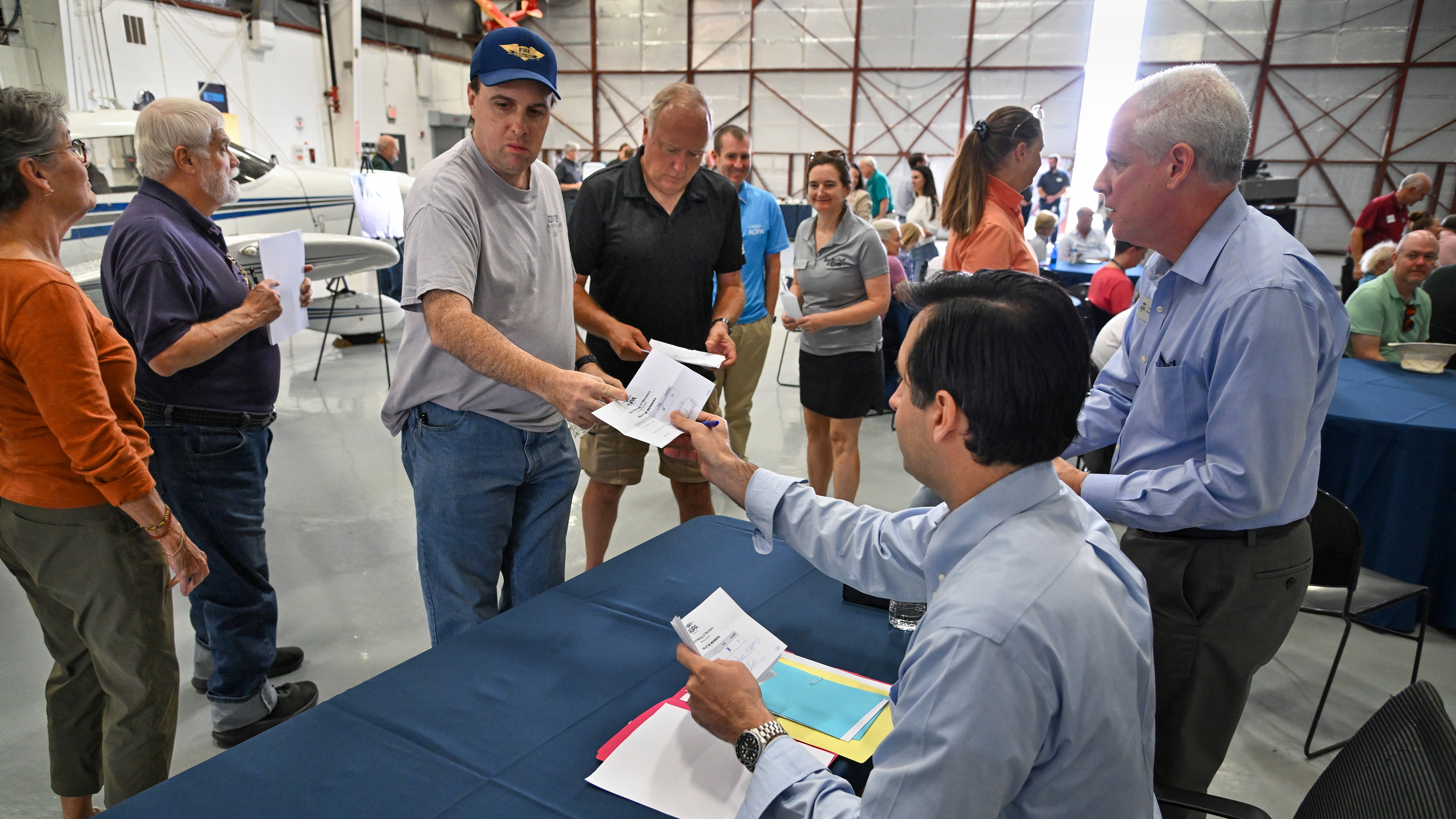 AOPA members unanimously approve bylaw changes